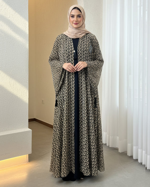 Elegant Geometric Open Maxi with Matching Stole